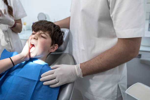 Best Emergency Dentist for Knocked-Out Tooth in Las Palmas Ii, TX